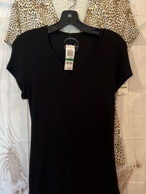 Lot of 2 INC International Concepts Black V-Neck Short Sleeve Top